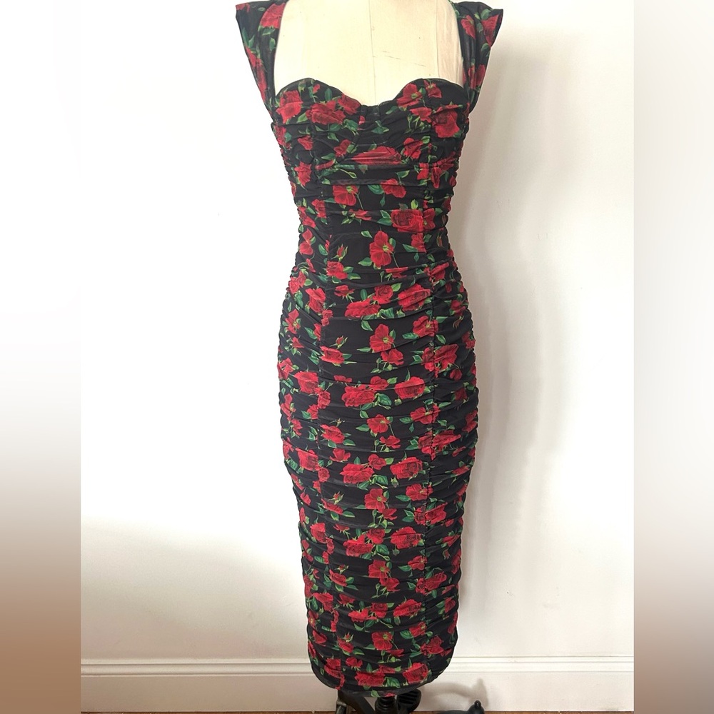 NWT NBD ROBIN RUCHED MIDI DRESS.
SIZE S - Picture 5 of 10